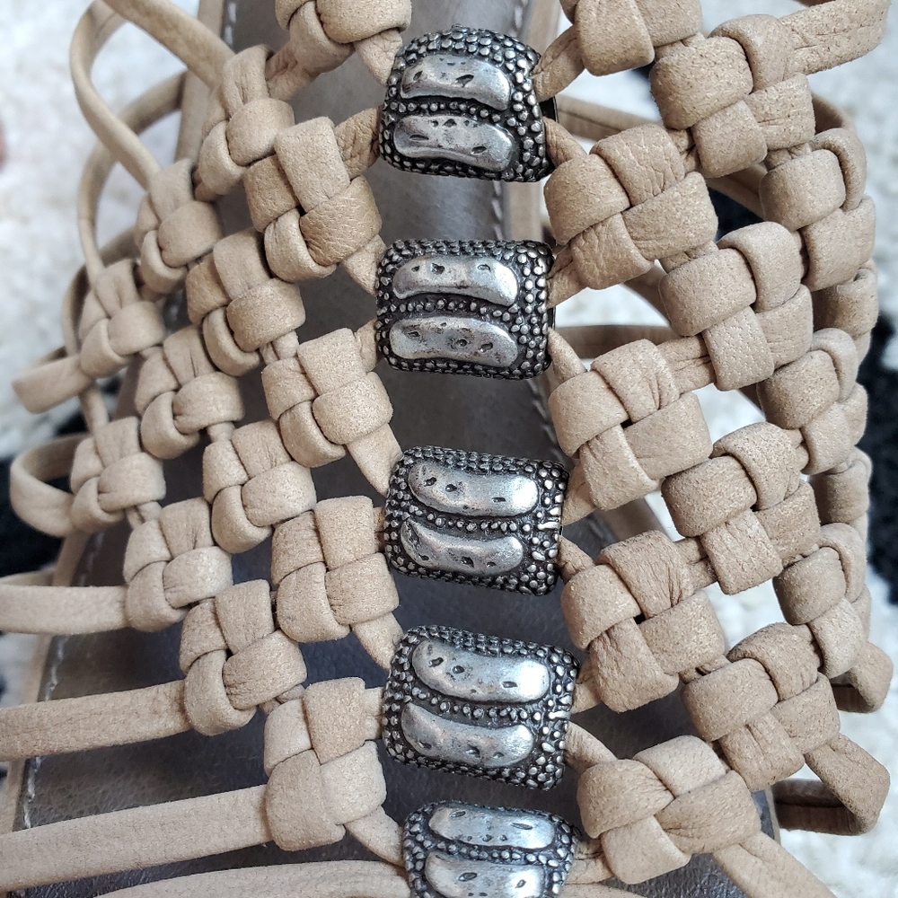 B Makowsky woven platform sandals - Picture 4 of 11